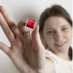 Брелок, Кнопка ESC, Красный, 2*2*2,8 см, 1 шт. , 6233192