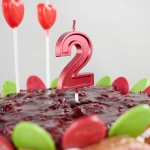 Свеча Цифра, 2 Чистая линия, на шпажке, Красный, 4,7*6,7 + 7 см, 1 шт. с держат., 802802