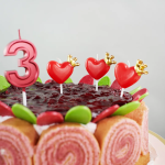 Свеча Цифра, 3 Чистая линия, на шпажке, Красный, 4,7*6,7 + 7 см, 1 шт. с держат., 802803