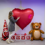 Шар 3D (58''/147 см) Фигура на подставке, Гном с сердечком, 1 шт. в уп., 23931