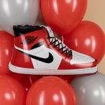 Шар (24''/61 см) Фигура, Спортивные кеды, Красный, 1 шт., 24570